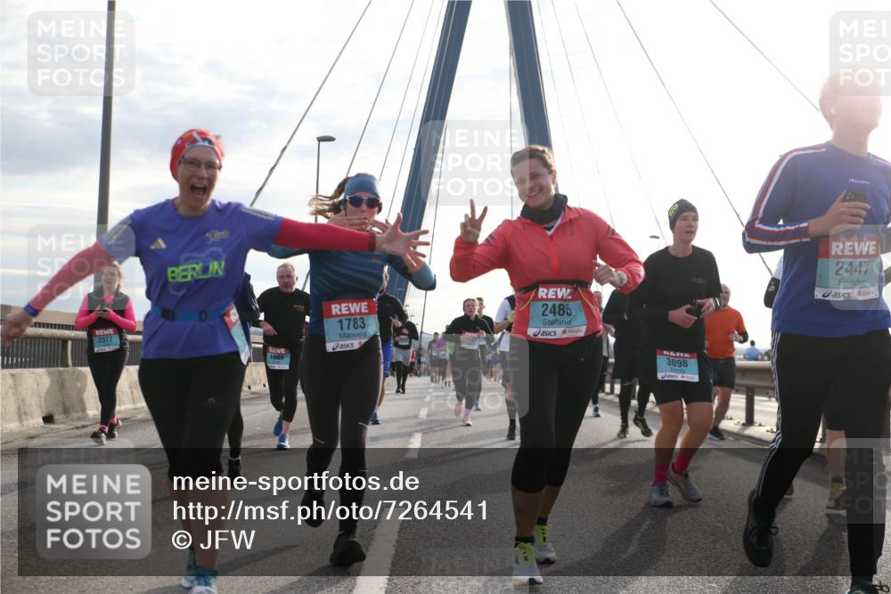 03.10.2024 - Köhlbrandbrückenlauf Jannik Wohlers http://msf.ph/oto/7264541 03.10.2024 09:30:03 Position 1 2377, 1309, 1783, 2485, 3098, 2447 meine-sportfotos.de