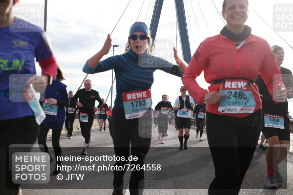 03.10.2024 - Köhlbrandbrückenlauf Jannik Wohlers http://msf.ph/oto/7264558 03.10.2024 09:30:04 Position 1 2733, 289, 1309, 1783, 547, 2267, 2141, 2485, 3098 meine-sportfotos.de