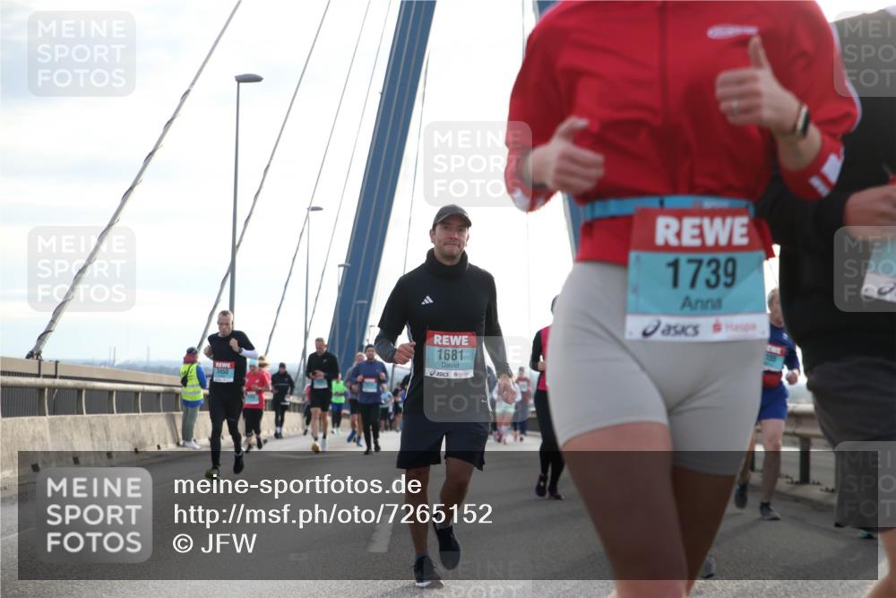 03.10.2024 - Köhlbrandbrückenlauf Jannik Wohlers http://msf.ph/oto/7265152 03.10.2024 09:30:15 Position 1 3450, 1681, 1739 meine-sportfotos.de