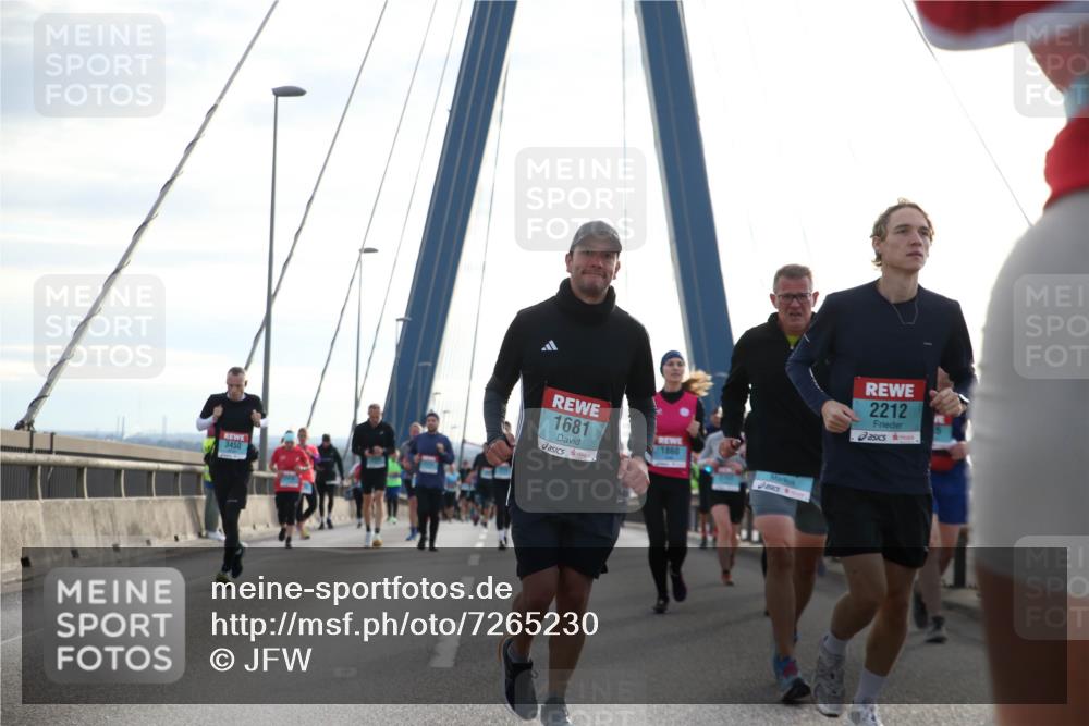 03.10.2024 - Köhlbrandbrückenlauf Jannik Wohlers http://msf.ph/oto/7265230 03.10.2024 09:30:15 Position 1 3450, 1681, 1860, 2212 meine-sportfotos.de