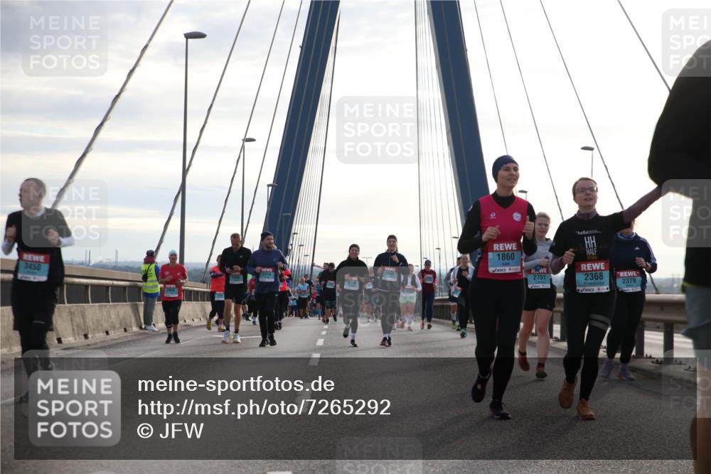 03.10.2024 - Köhlbrandbrückenlauf Jannik Wohlers http://msf.ph/oto/7265292 03.10.2024 09:30:17 Position 1 3450, 2514, 2518, 1860, 2751, 2368, 2379 meine-sportfotos.de