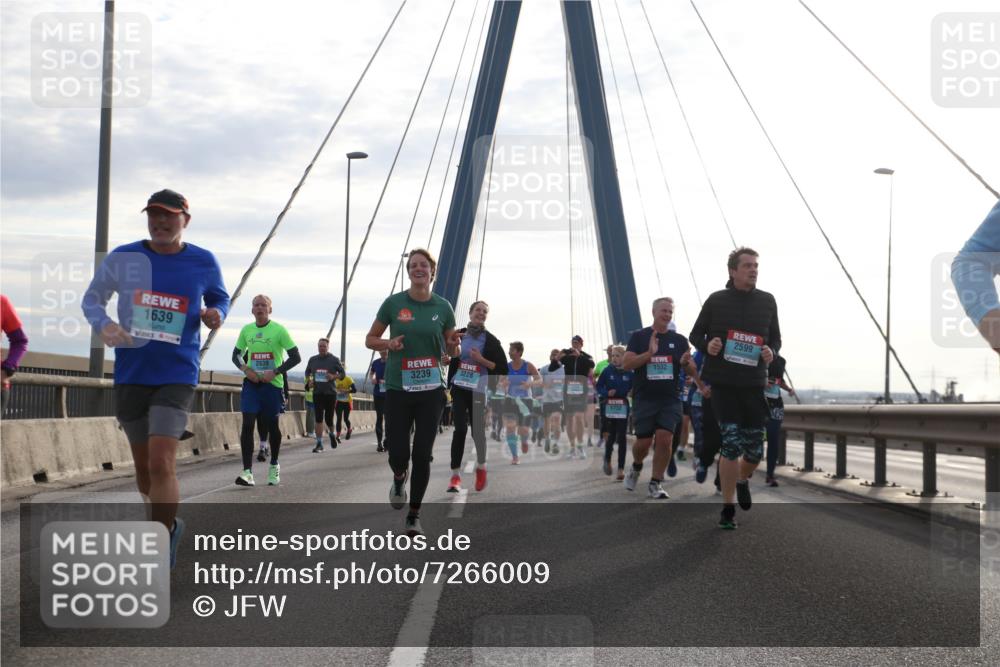 03.10.2024 - Köhlbrandbrückenlauf Jannik Wohlers http://msf.ph/oto/7266009 03.10.2024 09:30:29 Position 1 1639, 2839, 3239, 3228, 1732, 1532, 2599 meine-sportfotos.de