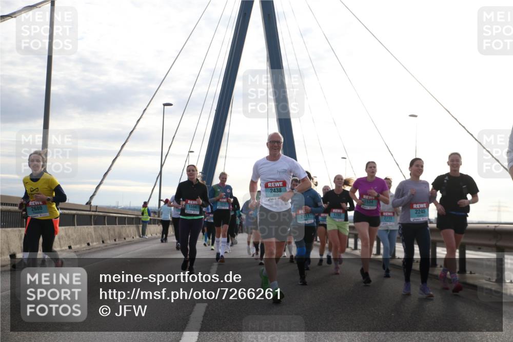 03.10.2024 - Köhlbrandbrückenlauf Jannik Wohlers http://msf.ph/oto/7266261 03.10.2024 09:30:37 Position 1 2438, 1775, 2680, 1594, 1534, 2245, 2411, 1752, 2773 meine-sportfotos.de