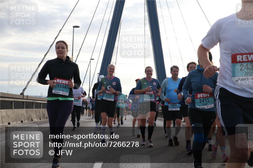 03.10.2024 - Köhlbrandbrückenlauf Jannik Wohlers http://msf.ph/oto/7266278 03.10.2024 09:30:38 Position 1 1594, 3360, 1775, 2531, 1786, 1625, 2411, 243 meine-sportfotos.de