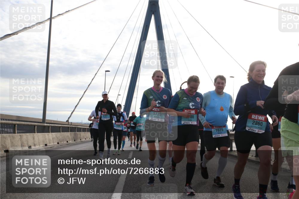 03.10.2024 - Köhlbrandbrückenlauf Jannik Wohlers http://msf.ph/oto/7266883 03.10.2024 09:30:40 Position 1 3727, 3359, 1775, 86, 1625, 2860 meine-sportfotos.de