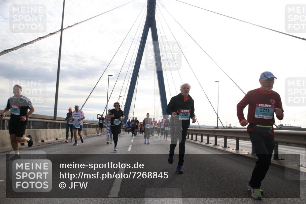 03.10.2024 - Köhlbrandbrückenlauf Jannik Wohlers http://msf.ph/oto/7268845 03.10.2024 09:30:49 Position 1 3048, 2663, 2211, 2639 meine-sportfotos.de