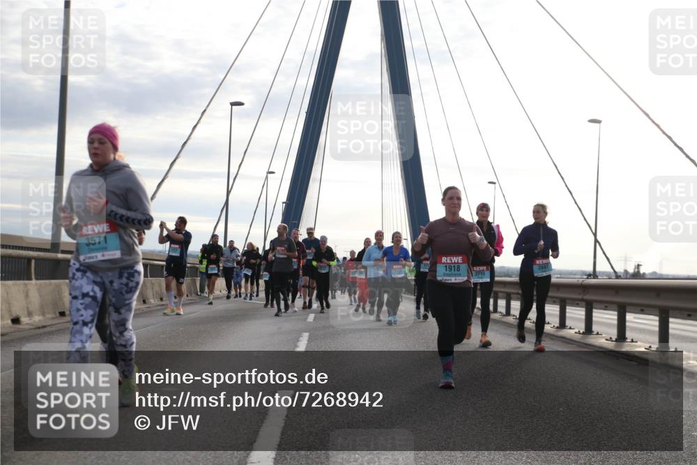 03.10.2024 - Köhlbrandbrückenlauf Jannik Wohlers http://msf.ph/oto/7268942 03.10.2024 09:30:52 Position 1 3571, 1578, 1918, 2687, 2713 meine-sportfotos.de