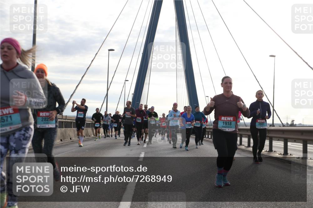 03.10.2024 - Köhlbrandbrückenlauf Jannik Wohlers http://msf.ph/oto/7268949 03.10.2024 09:30:52 Position 1 8571, 282, 3714, 3713, 1578, 1918, 2687 meine-sportfotos.de
