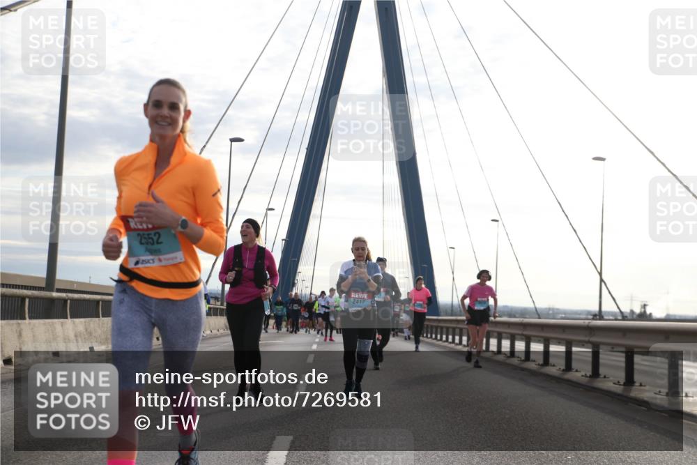 03.10.2024 - Köhlbrandbrückenlauf Jannik Wohlers http://msf.ph/oto/7269581 03.10.2024 09:31:02 Position 1 2552, 2417 meine-sportfotos.de