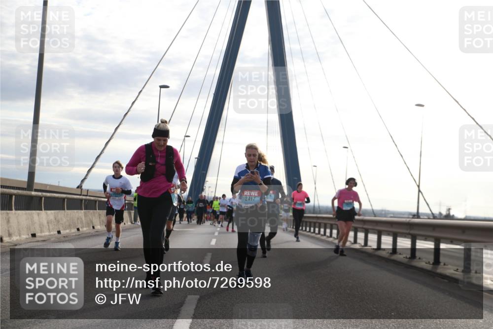 03.10.2024 - Köhlbrandbrückenlauf Jannik Wohlers http://msf.ph/oto/7269598 03.10.2024 09:31:03 Position 1 2417 meine-sportfotos.de