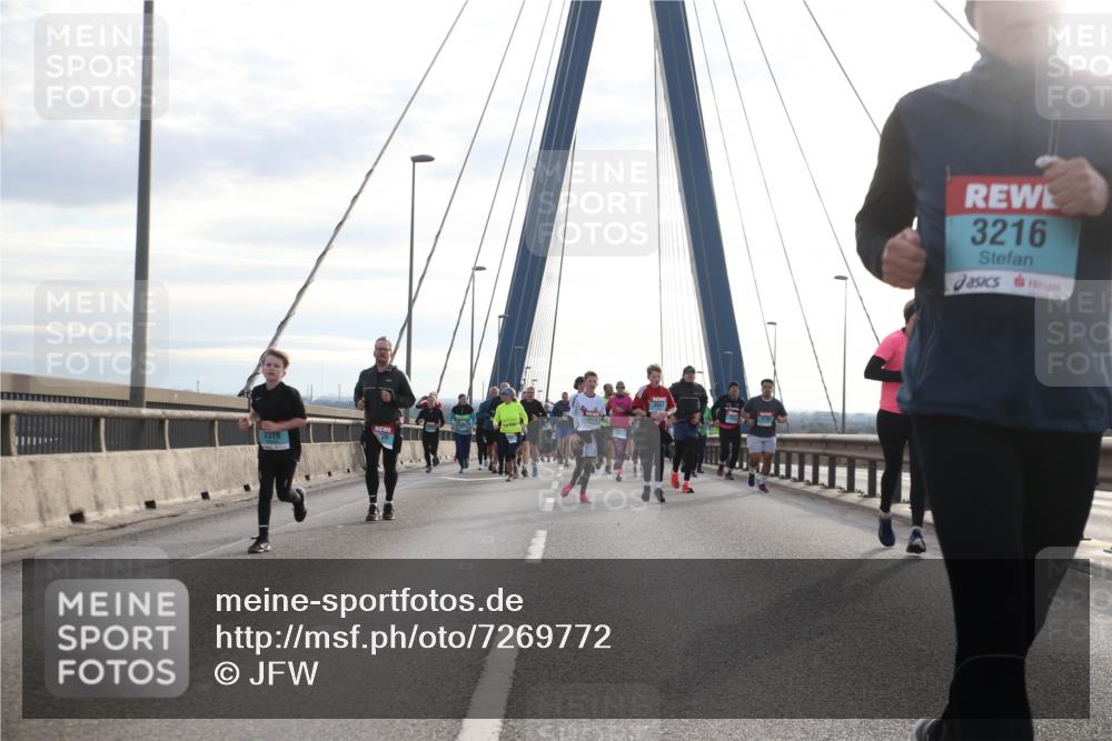 03.10.2024 - Köhlbrandbrückenlauf Jannik Wohlers http://msf.ph/oto/7269772 03.10.2024 09:31:06 Position 1 2319, 3216 meine-sportfotos.de