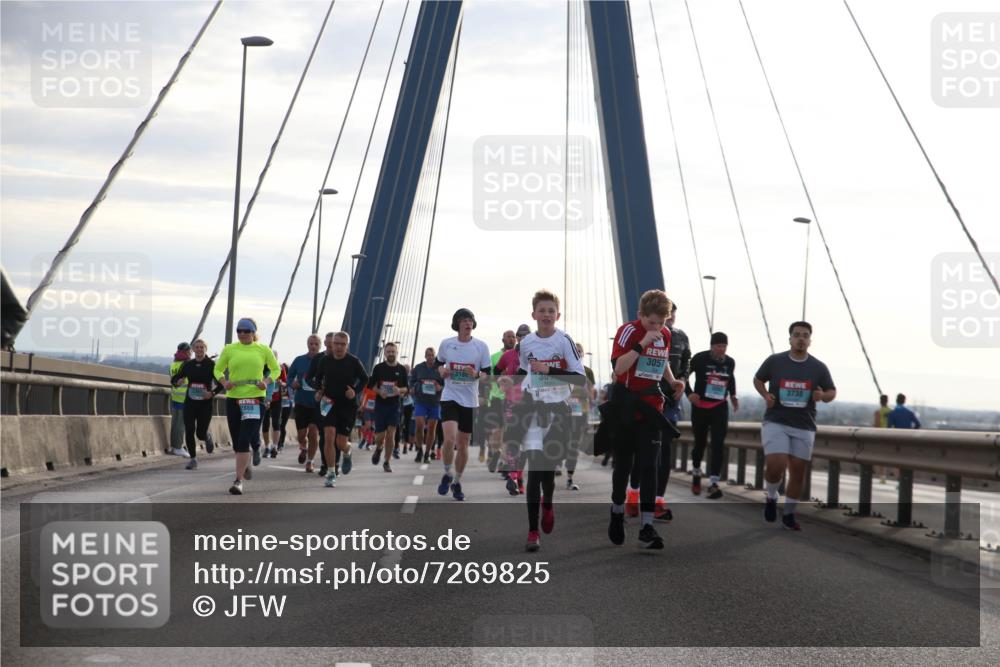 03.10.2024 - Köhlbrandbrückenlauf Jannik Wohlers http://msf.ph/oto/7269825 03.10.2024 09:31:08 Position 1 2888, 3057, 318, 30, 3738 meine-sportfotos.de