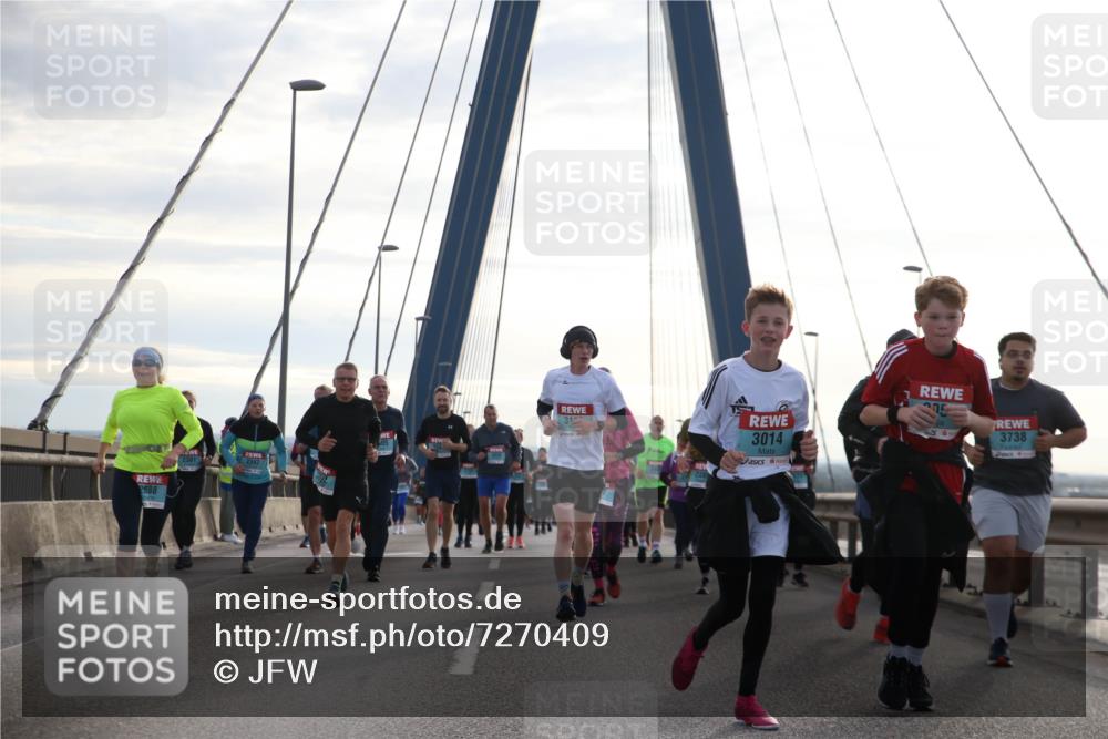 03.10.2024 - Köhlbrandbrückenlauf Jannik Wohlers http://msf.ph/oto/7270409 03.10.2024 09:31:10 Position 1 2381, 2382, 2888, 31, 3014, 3738 meine-sportfotos.de