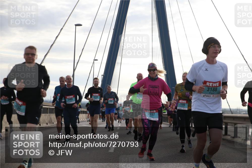 03.10.2024 - Köhlbrandbrückenlauf Jannik Wohlers http://msf.ph/oto/7270793 03.10.2024 09:31:13 Position 1 2381, 3259, 3405, 2408, 2337, 11, 3188, 2280 meine-sportfotos.de
