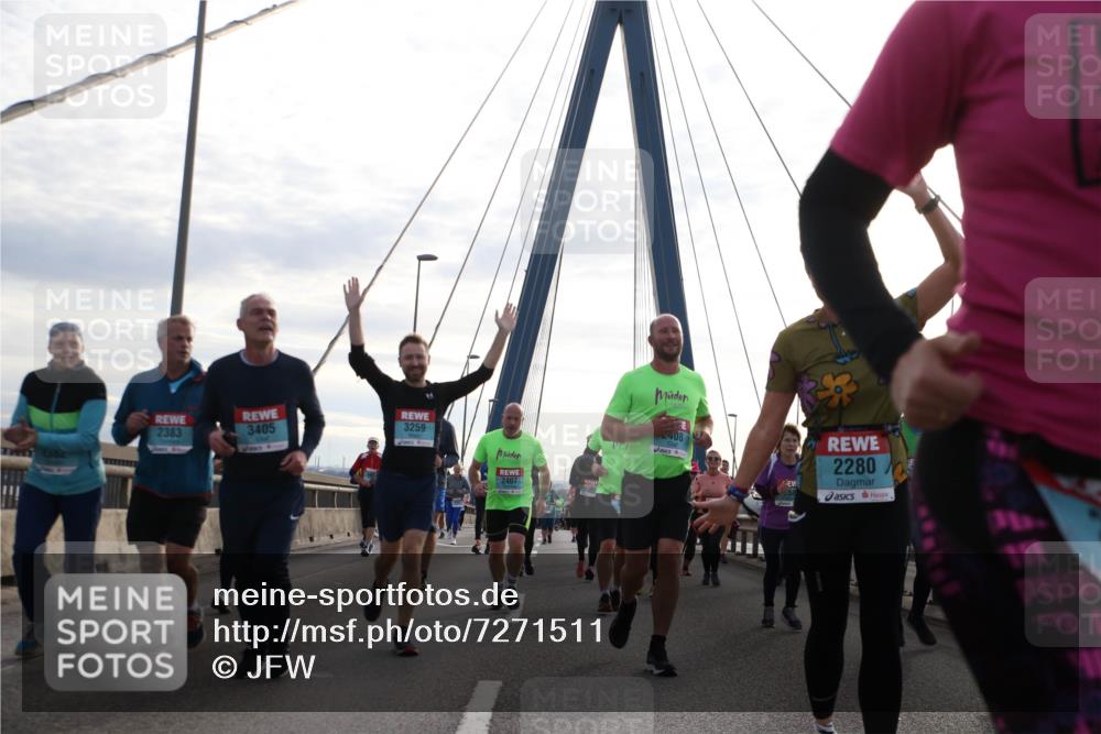 03.10.2024 - Köhlbrandbrückenlauf Jannik Wohlers http://msf.ph/oto/7271511 03.10.2024 09:31:15 Position 1 2383, 3405, 3259, 2407, 408, 2280, 111 meine-sportfotos.de