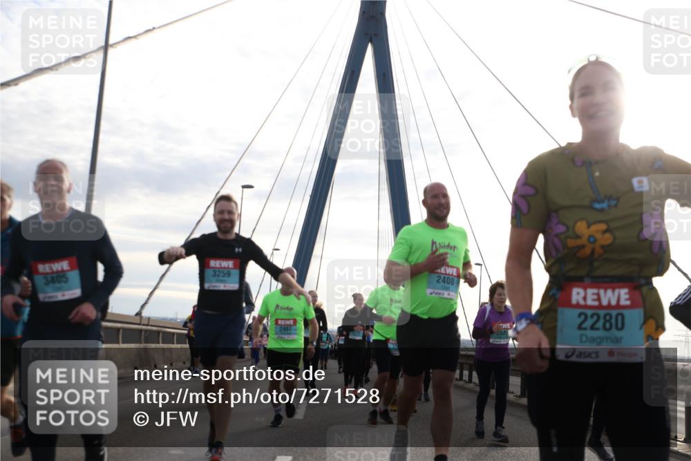 03.10.2024 - Köhlbrandbrückenlauf Jannik Wohlers http://msf.ph/oto/7271528 03.10.2024 09:31:16 Position 1 3405, 3259, 2407, 2408, 2521, 2280 meine-sportfotos.de