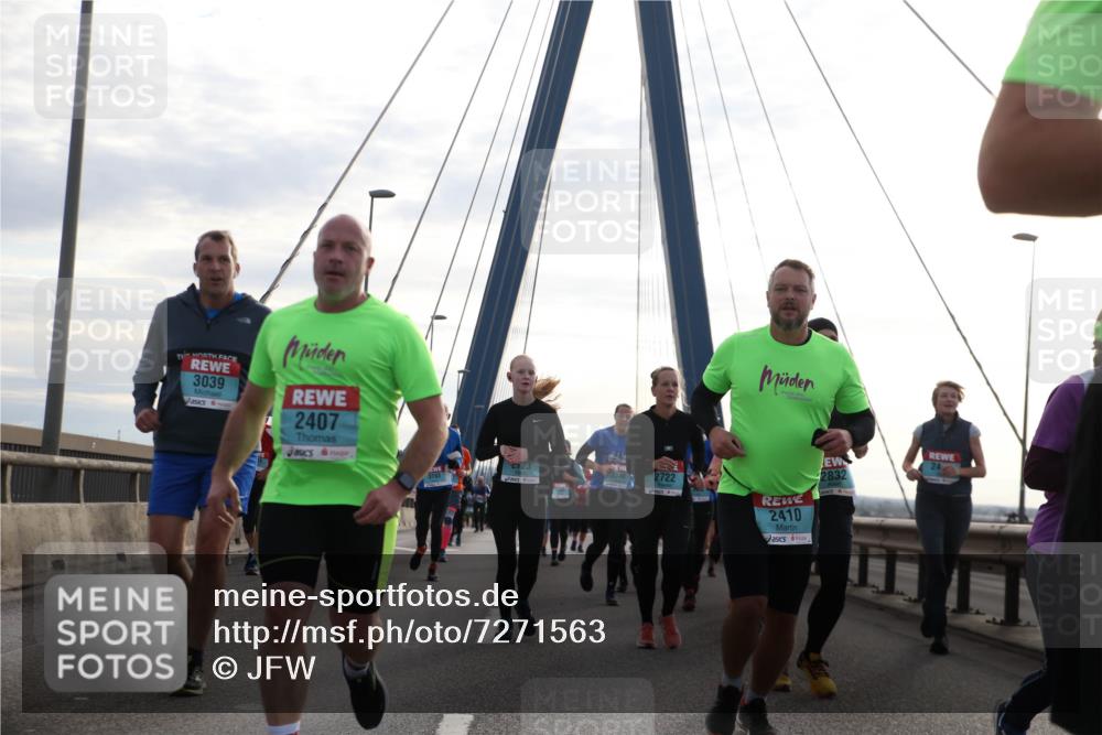 03.10.2024 - Köhlbrandbrückenlauf Jannik Wohlers http://msf.ph/oto/7271563 03.10.2024 09:31:17 Position 1 3039, 2407, 123, 2398, 2722, 3193, 2410, 2832 meine-sportfotos.de