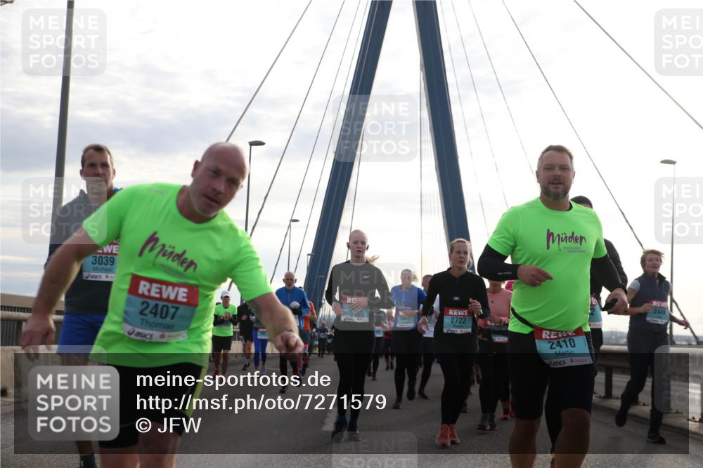 03.10.2024 - Köhlbrandbrückenlauf Jannik Wohlers http://msf.ph/oto/7271579 03.10.2024 09:31:18 Position 1 3039, 2407, 2398, 2722, 2410, 2449 meine-sportfotos.de