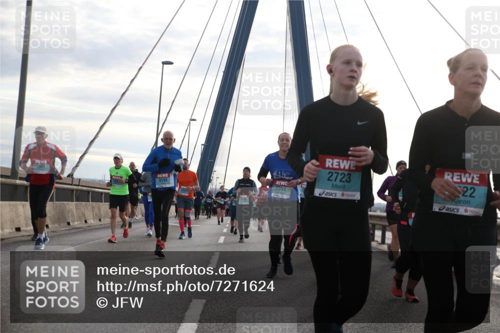 03.10.2024 - Köhlbrandbrückenlauf Jannik Wohlers http://msf.ph/oto/7271624 03.10.2024 09:31:19 Position 1 2601, 3193, 1562, 2398, 2723, 22 meine-sportfotos.de
