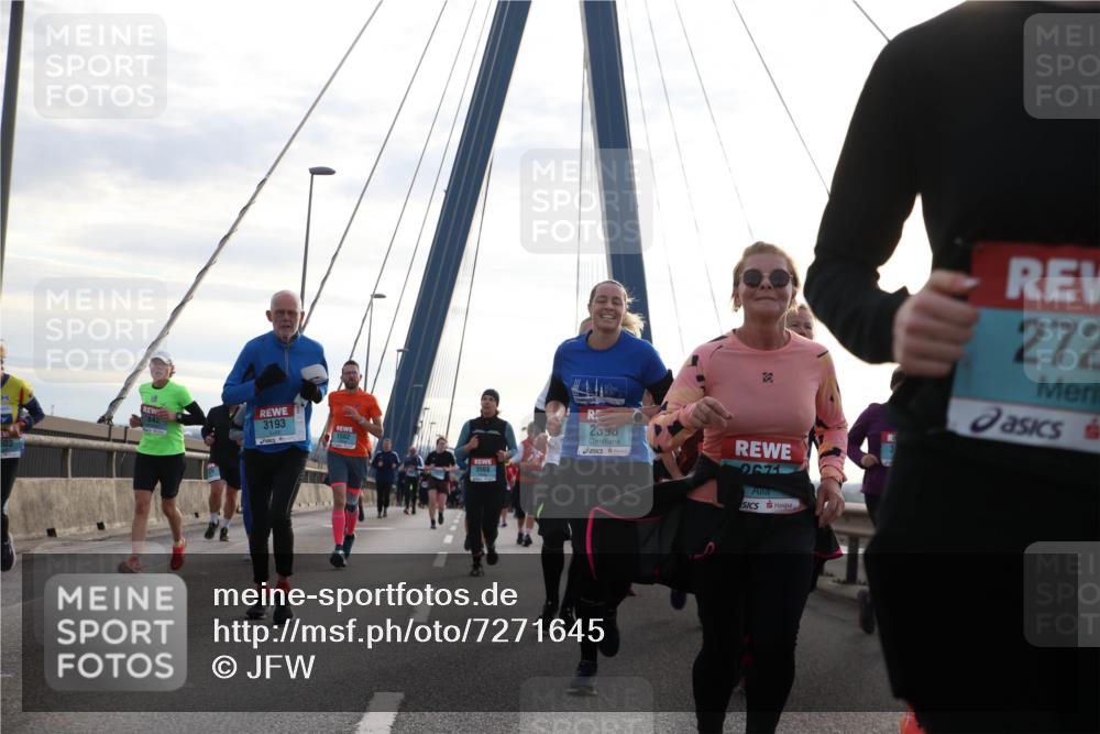 03.10.2024 - Köhlbrandbrückenlauf Jannik Wohlers http://msf.ph/oto/7271645 03.10.2024 09:31:20 Position 1 503, 1842, 3193, 1562, 3589, 2598, 2671, 272 meine-sportfotos.de