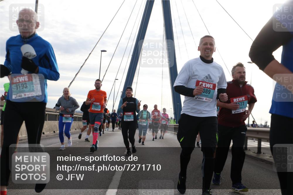03.10.2024 - Köhlbrandbrückenlauf Jannik Wohlers http://msf.ph/oto/7271710 03.10.2024 09:31:22 Position 1 117, 3193, 2607, 1562, 3589, 089, 577 meine-sportfotos.de