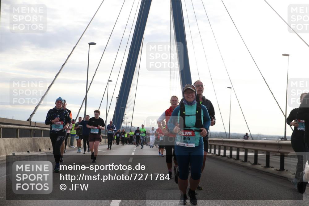 03.10.2024 - Köhlbrandbrückenlauf Jannik Wohlers http://msf.ph/oto/7271784 03.10.2024 09:31:25 Position 1 2469, 1995 meine-sportfotos.de