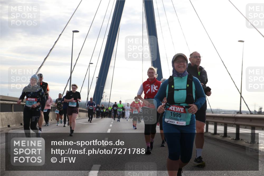 03.10.2024 - Köhlbrandbrückenlauf Jannik Wohlers http://msf.ph/oto/7271788 03.10.2024 09:31:26 Position 1 2469, 1995 meine-sportfotos.de
