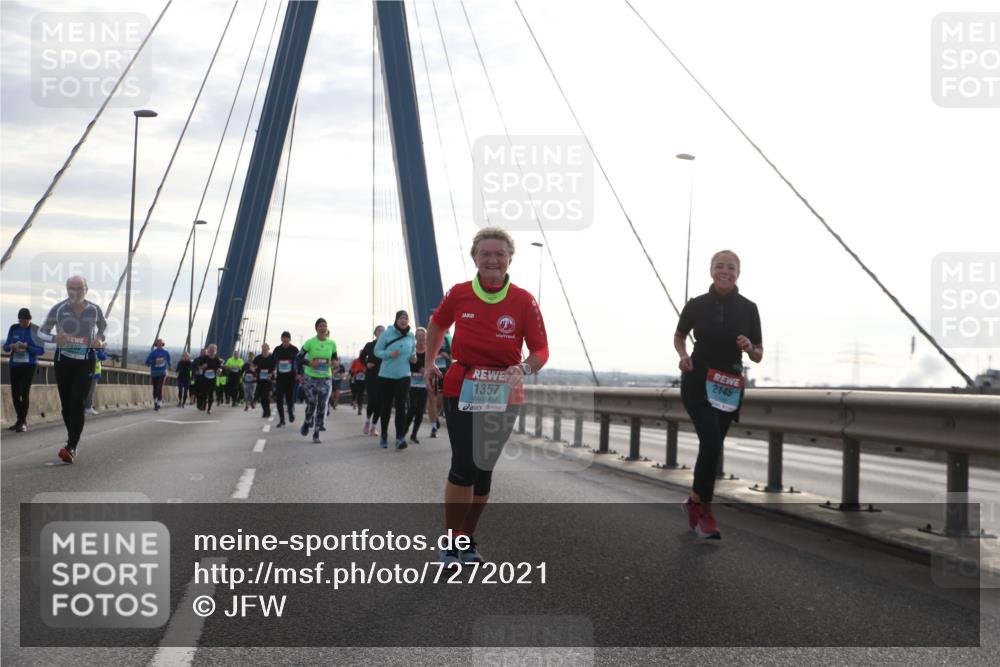 03.10.2024 - Köhlbrandbrückenlauf Jannik Wohlers http://msf.ph/oto/7272021 03.10.2024 09:31:31 Position 1 2800, 1357, 2145 meine-sportfotos.de