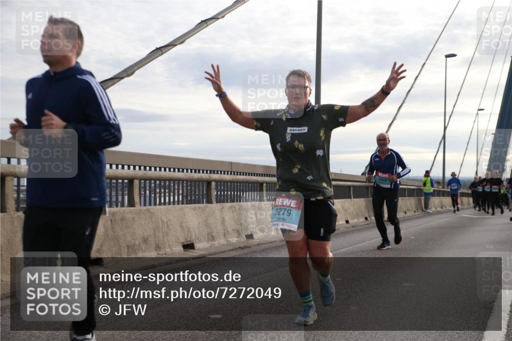 03.10.2024 - Köhlbrandbrückenlauf Jannik Wohlers http://msf.ph/oto/7272049 03.10.2024 09:31:33 Position 1 2279, 2800 meine-sportfotos.de