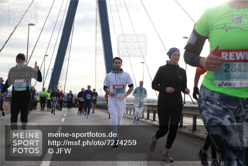 03.10.2024 - Köhlbrandbrückenlauf Jannik Wohlers http://msf.ph/oto/7274259 03.10.2024 09:31:38 Position 1 2401, 3681, 2843 meine-sportfotos.de