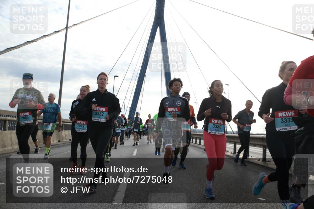 03.10.2024 - Köhlbrandbrückenlauf Jannik Wohlers http://msf.ph/oto/7275048 03.10.2024 09:32:03 Position 1 2065, 3332, 33, 3219, 1979, 3330, 3333 meine-sportfotos.de