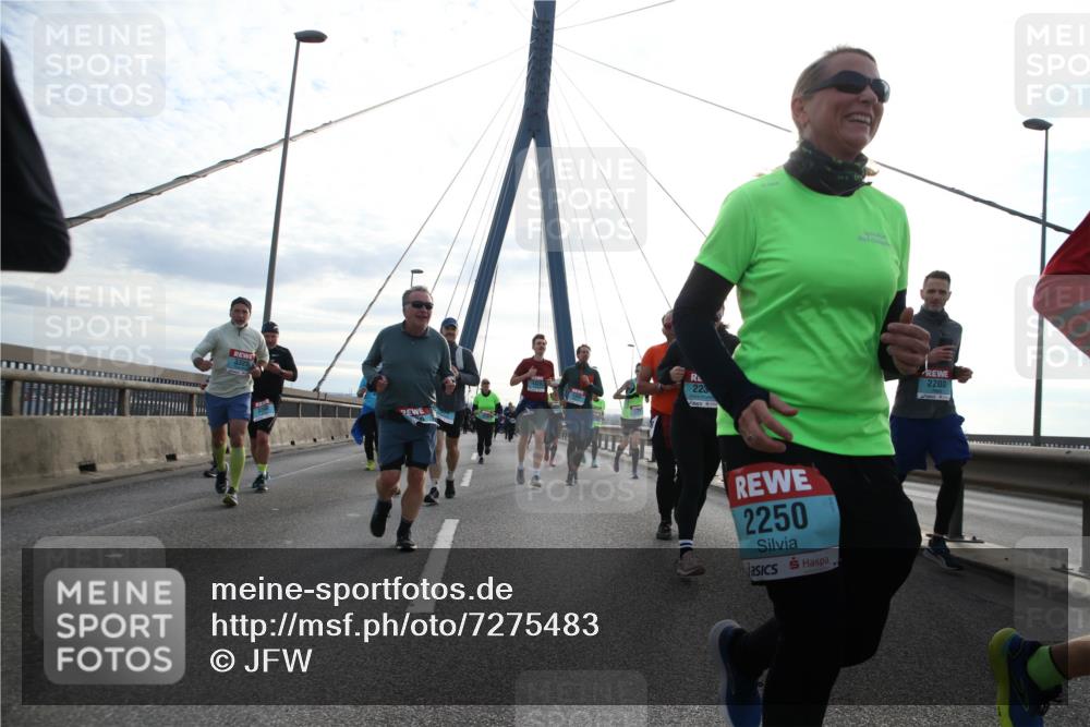 03.10.2024 - Köhlbrandbrückenlauf Jannik Wohlers http://msf.ph/oto/7275483 03.10.2024 09:32:06 Position 1 3720, 223, 2250, 2200 meine-sportfotos.de