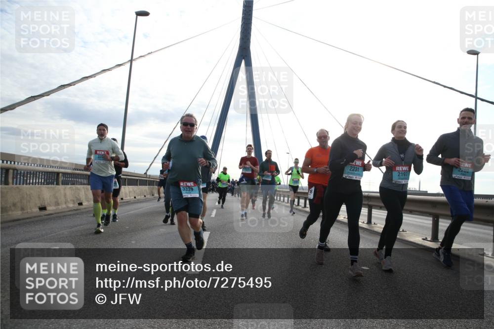 03.10.2024 - Köhlbrandbrückenlauf Jannik Wohlers http://msf.ph/oto/7275495 03.10.2024 09:32:06 Position 1 372, 3339, 2231, 2197, 2200 meine-sportfotos.de