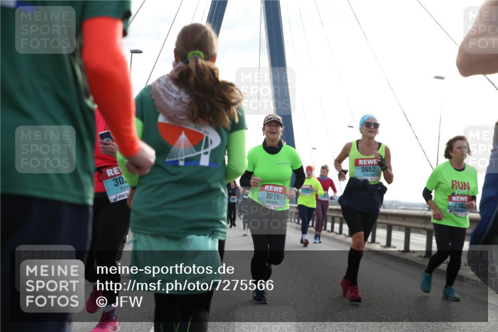 03.10.2024 - Köhlbrandbrückenlauf Jannik Wohlers http://msf.ph/oto/7275566 03.10.2024 09:32:09 Position 1 30, 3016, 3652, 210 meine-sportfotos.de