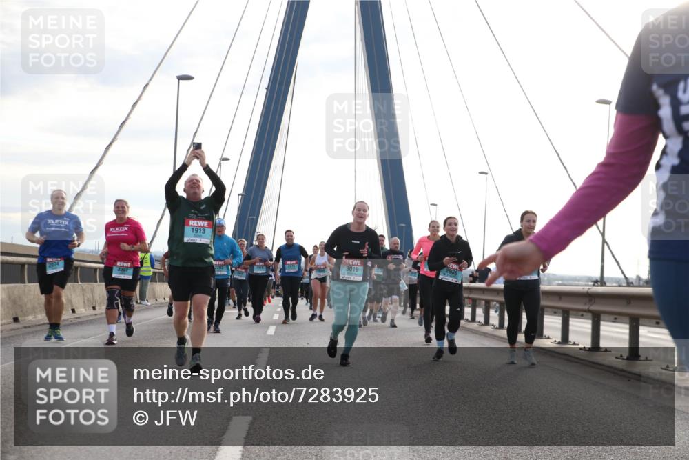 03.10.2024 - Köhlbrandbrückenlauf Jannik Wohlers http://msf.ph/oto/7283925 03.10.2024 09:32:19 Position 1 1913, 2074, 3351, 2936, 3019, 2203 meine-sportfotos.de