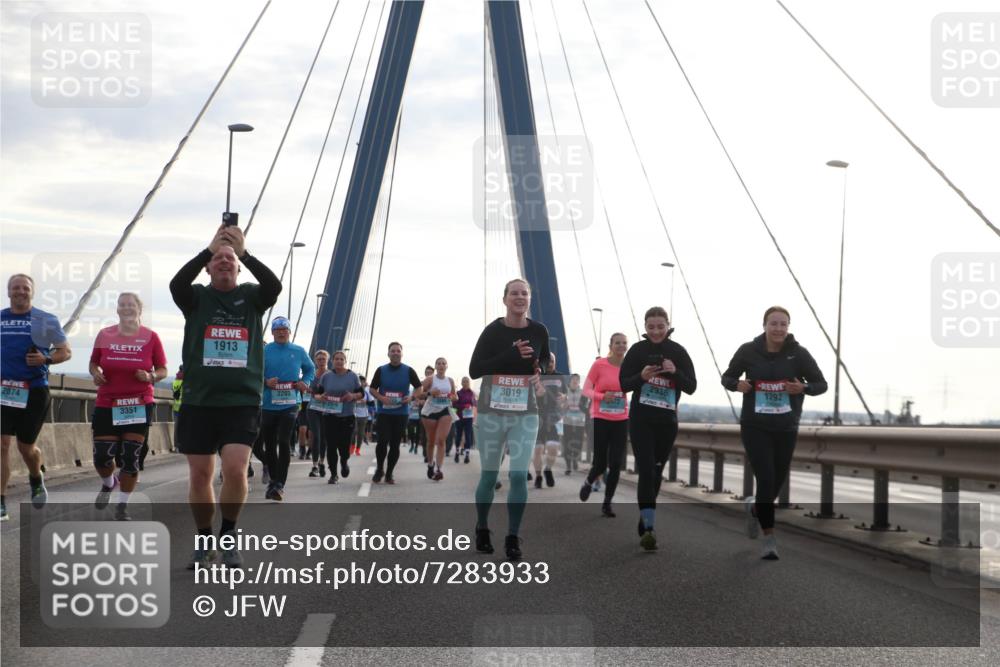 03.10.2024 - Köhlbrandbrückenlauf Jannik Wohlers http://msf.ph/oto/7283933 03.10.2024 09:32:19 Position 1 1913, 2074, 3351, 2936, 1792, 3019, 2203 meine-sportfotos.de