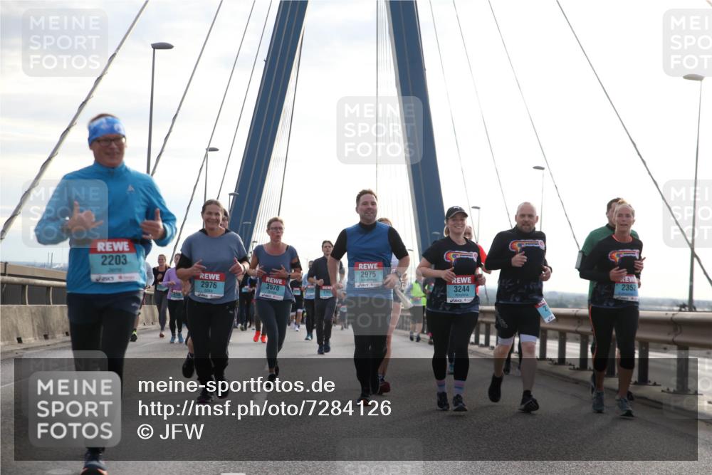 03.10.2024 - Köhlbrandbrückenlauf Jannik Wohlers http://msf.ph/oto/7284126 03.10.2024 09:32:22 Position 1 2203, 2302, 2975, 3244, 2976, 3570, 2, 2352 meine-sportfotos.de
