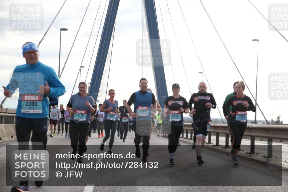 03.10.2024 - Köhlbrandbrückenlauf Jannik Wohlers http://msf.ph/oto/7284132 03.10.2024 09:32:23 Position 1 2203, 3570, 2976, 2975, 3244, 2352 meine-sportfotos.de