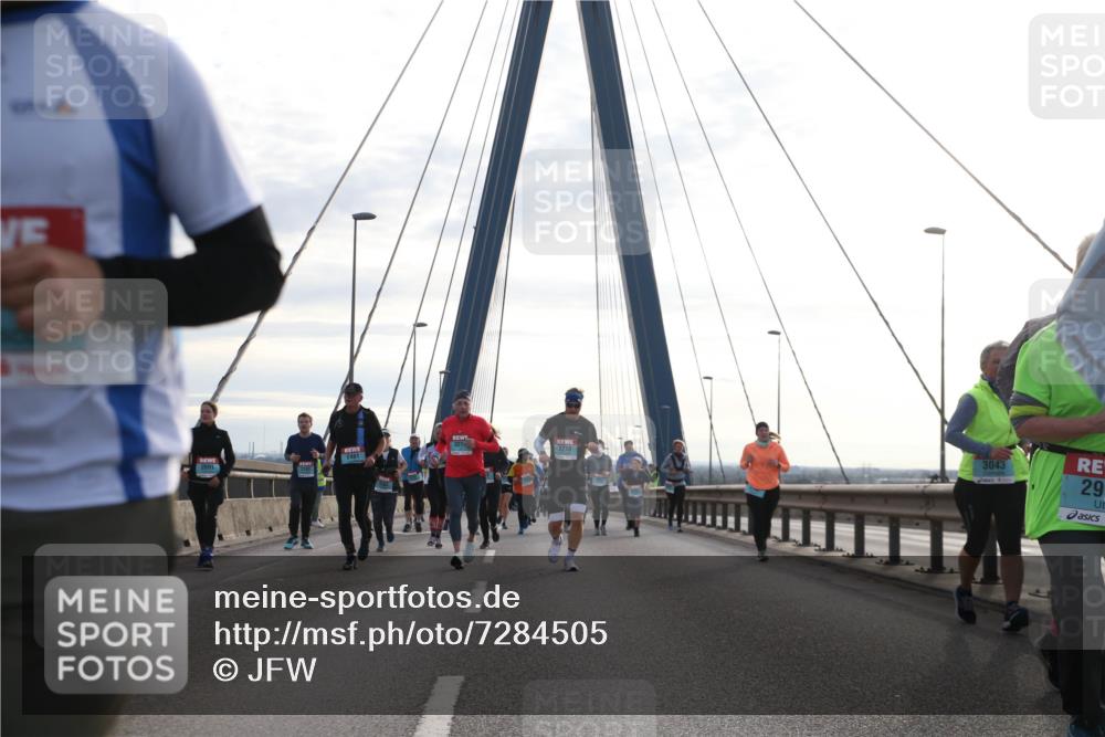 03.10.2024 - Köhlbrandbrückenlauf Jannik Wohlers http://msf.ph/oto/7284505 03.10.2024 09:32:32 Position 1 2691, 3273, 2481, 3043, 29 meine-sportfotos.de