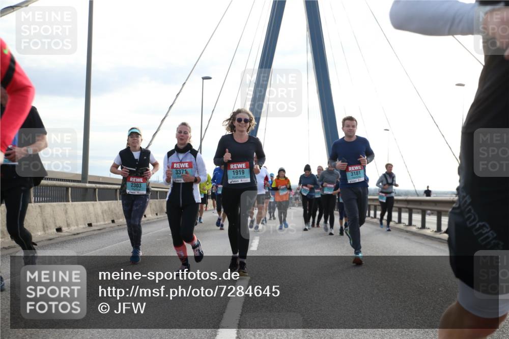 03.10.2024 - Köhlbrandbrückenlauf Jannik Wohlers http://msf.ph/oto/7284645 03.10.2024 09:32:36 Position 1 2303, 3371, 1919, 3181, 1622, 1621 meine-sportfotos.de