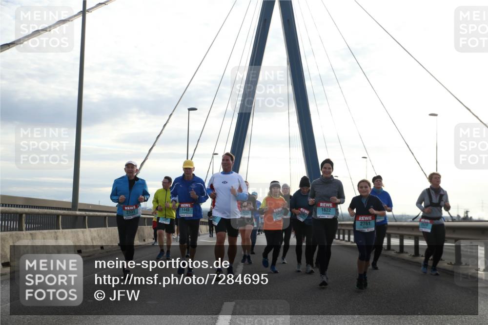03.10.2024 - Köhlbrandbrückenlauf Jannik Wohlers http://msf.ph/oto/7284695 03.10.2024 09:32:38 Position 1 2331, 1445, 2254, 1621, 1622, 2761 meine-sportfotos.de
