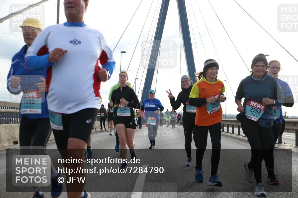 03.10.2024 - Köhlbrandbrückenlauf Jannik Wohlers http://msf.ph/oto/7284790 03.10.2024 09:32:41 Position 1 1445, 1987, 2254, 2774, 2552, 1021, 2762 meine-sportfotos.de