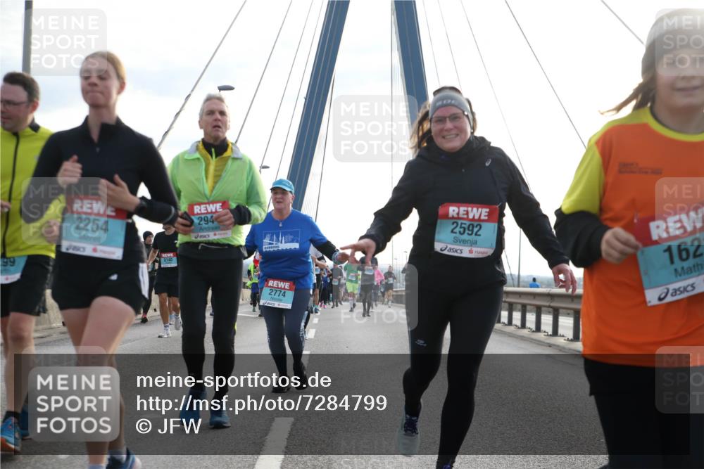 03.10.2024 - Köhlbrandbrückenlauf Jannik Wohlers http://msf.ph/oto/7284799 03.10.2024 09:32:42 Position 1 2254, 3140, 99, 294, 2774, 2592, 162 meine-sportfotos.de