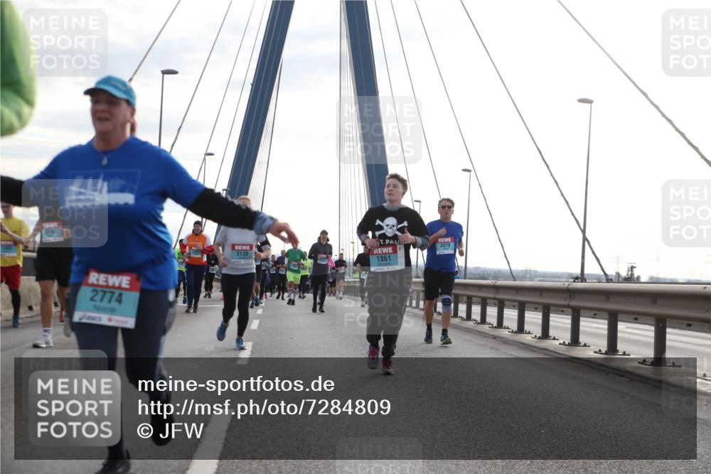 03.10.2024 - Köhlbrandbrückenlauf Jannik Wohlers http://msf.ph/oto/7284809 03.10.2024 09:32:43 Position 1 2774, 3139, 1861, 2070 meine-sportfotos.de