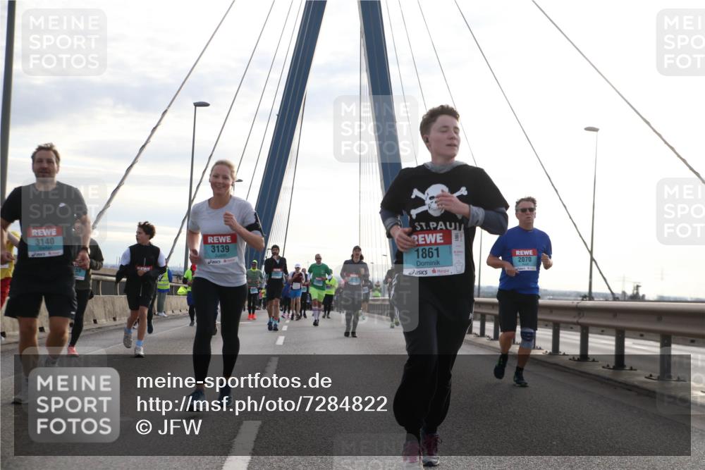 03.10.2024 - Köhlbrandbrückenlauf Jannik Wohlers http://msf.ph/oto/7284822 03.10.2024 09:32:45 Position 1 3140, 3139, 1861, 2070 meine-sportfotos.de