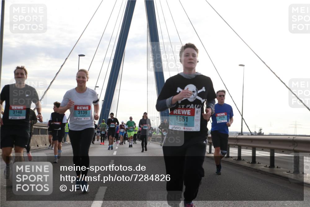 03.10.2024 - Köhlbrandbrückenlauf Jannik Wohlers http://msf.ph/oto/7284826 03.10.2024 09:32:45 Position 1 3140, 3139, 1861, 2070 meine-sportfotos.de