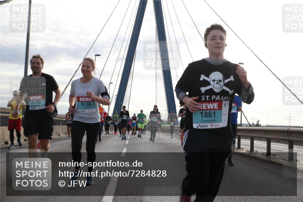 03.10.2024 - Köhlbrandbrückenlauf Jannik Wohlers http://msf.ph/oto/7284828 03.10.2024 09:32:46 Position 1 3140, 3139, 1861, 70 meine-sportfotos.de