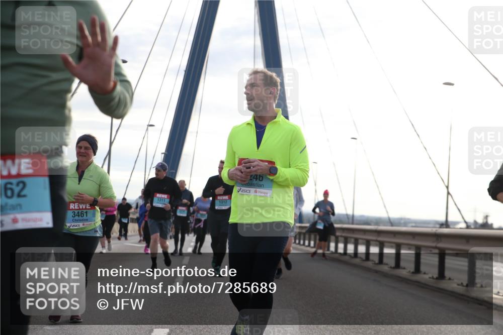 03.10.2024 - Köhlbrandbrückenlauf Jannik Wohlers http://msf.ph/oto/7285689 03.10.2024 09:32:56 Position 1 162, 3461, 1311, 1312, 246 meine-sportfotos.de