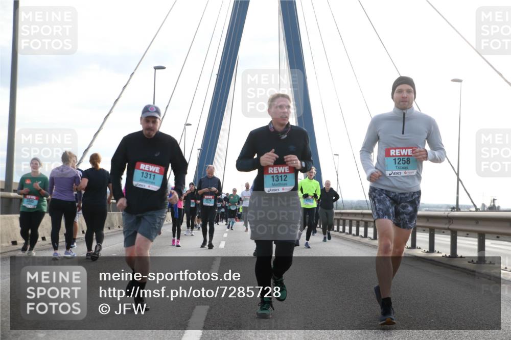03.10.2024 - Köhlbrandbrückenlauf Jannik Wohlers http://msf.ph/oto/7285728 03.10.2024 09:32:59 Position 1 3385, 1311, 2274, 1312, 1258 meine-sportfotos.de