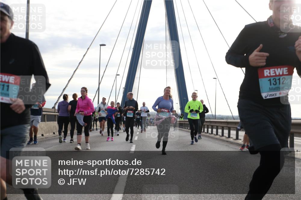 03.10.2024 - Köhlbrandbrückenlauf Jannik Wohlers http://msf.ph/oto/7285742 03.10.2024 09:33:00 Position 1 11, 2274, 2914, 1312 meine-sportfotos.de